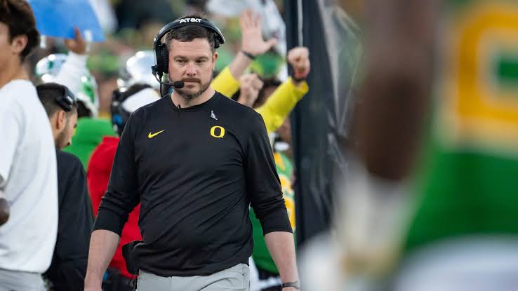 Emotional Departure: Oregon Ducks Star player Waves Goodbye As He Made his Intentions Clear…..