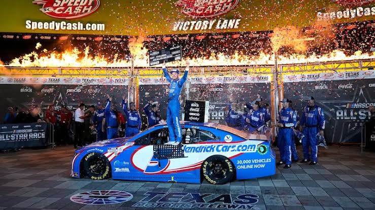 Breaking News: NASCAR Kyle Larson is  a 🥇 two Award Winner in….