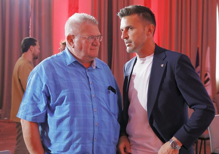 ULTIMA ORĂ: PREȘEDINTELE CFR CLUJ TRANSMITE UN MESAJ PUTERNIC ÎNAINTEA NOULUI SEZON ȘI VORBEȘTE DESCHIS DESPRE RELAȚIA CU DANIEL PANCU… „Nu a știut să iasă din scenă” — Iuliu Mureșan rupe tăcerea despre Daniel Pancu și anunță noi transferuri înaintea startului…